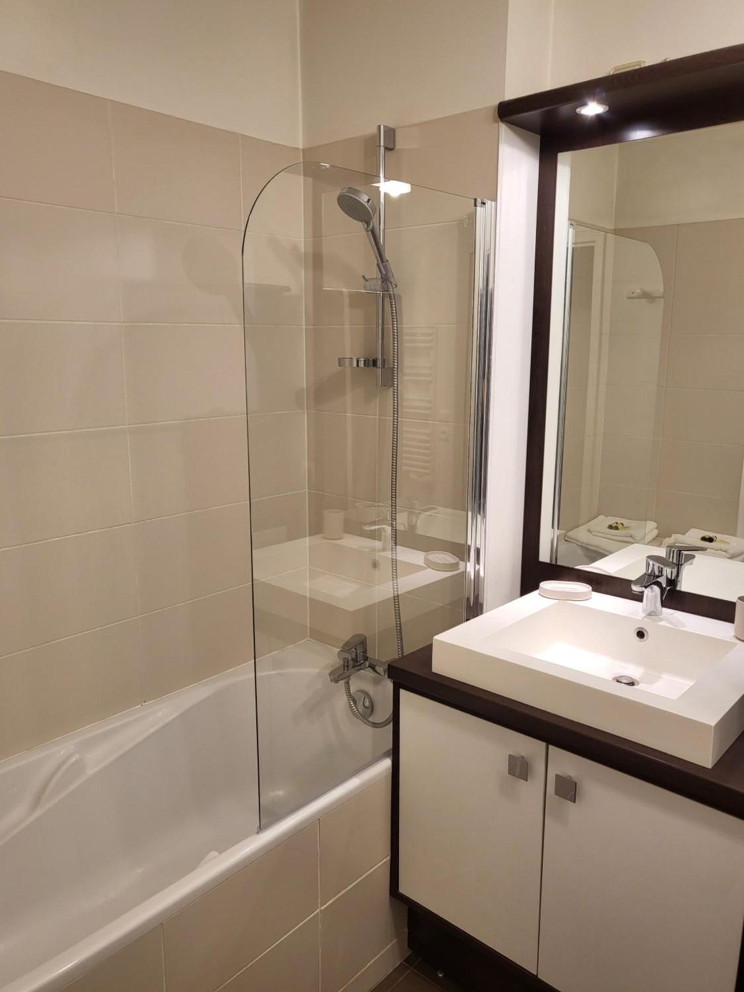 Paris Montmartre Chic Apartment ภายนอก รูปภาพ